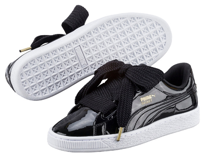Hedendaags Afstudeeralbum Deuk Puma's New Basket Heart Sneakers Feature a Satin Bow Instead of Laces. –  WomenStuff